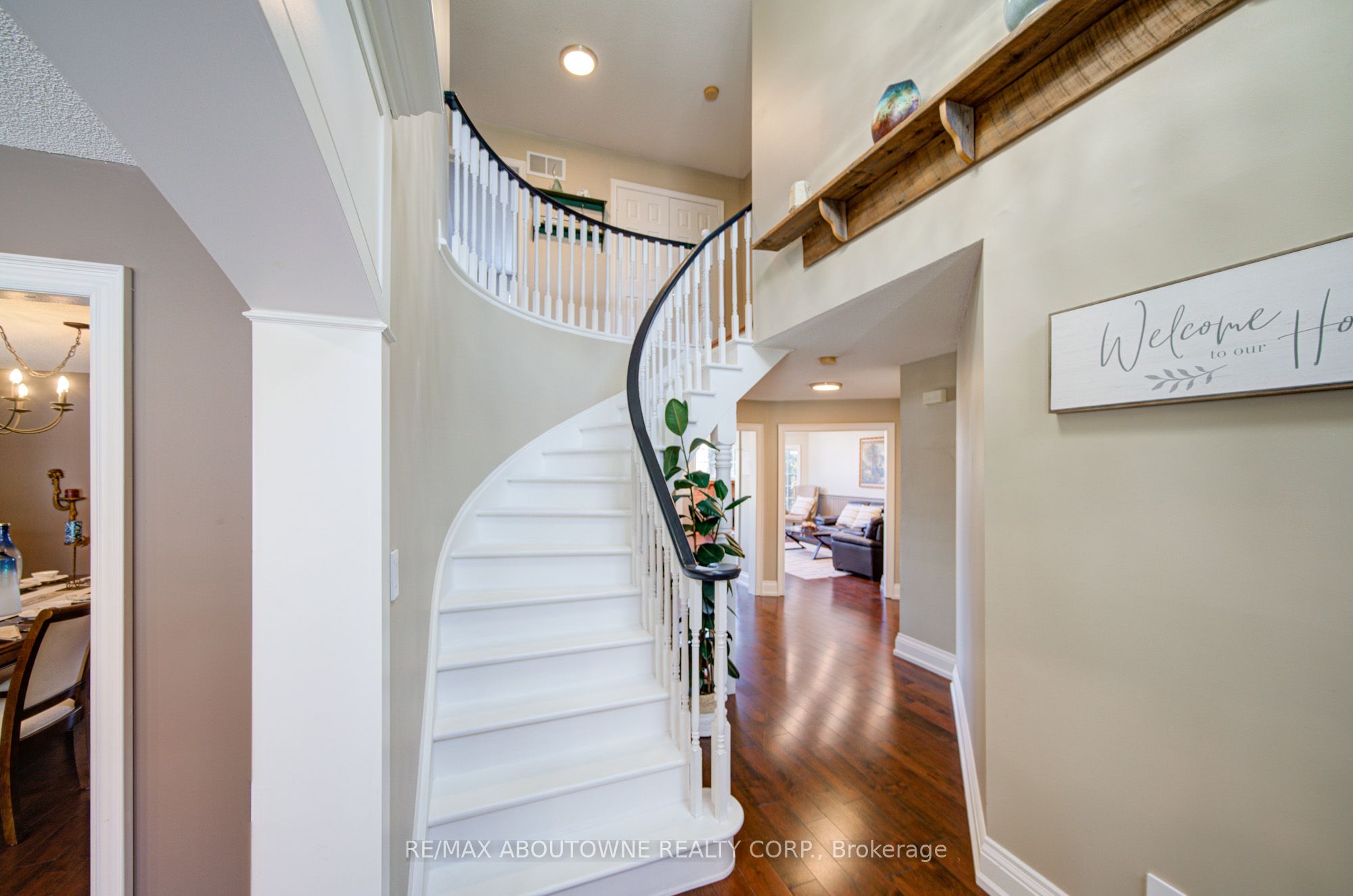 2193 Meadowland Drive, Oakville ‣ W12715816 2193 Meadowland Drive, Oakville ‣ W12715816