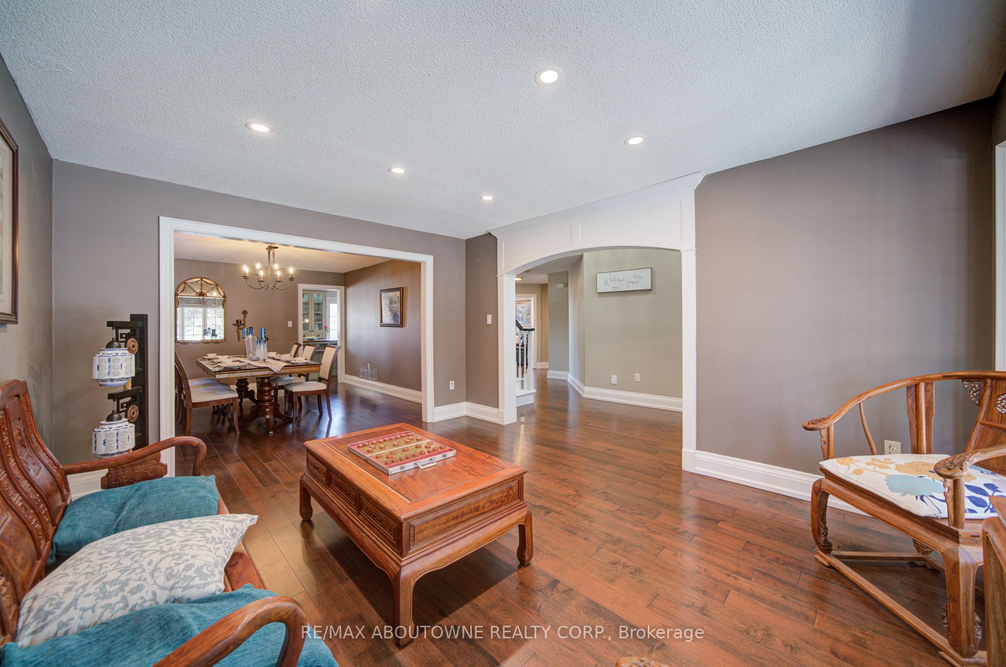 2193 Meadowland Drive, Oakville ‣ W12715816 2193 Meadowland Drive, Oakville ‣ W12715816