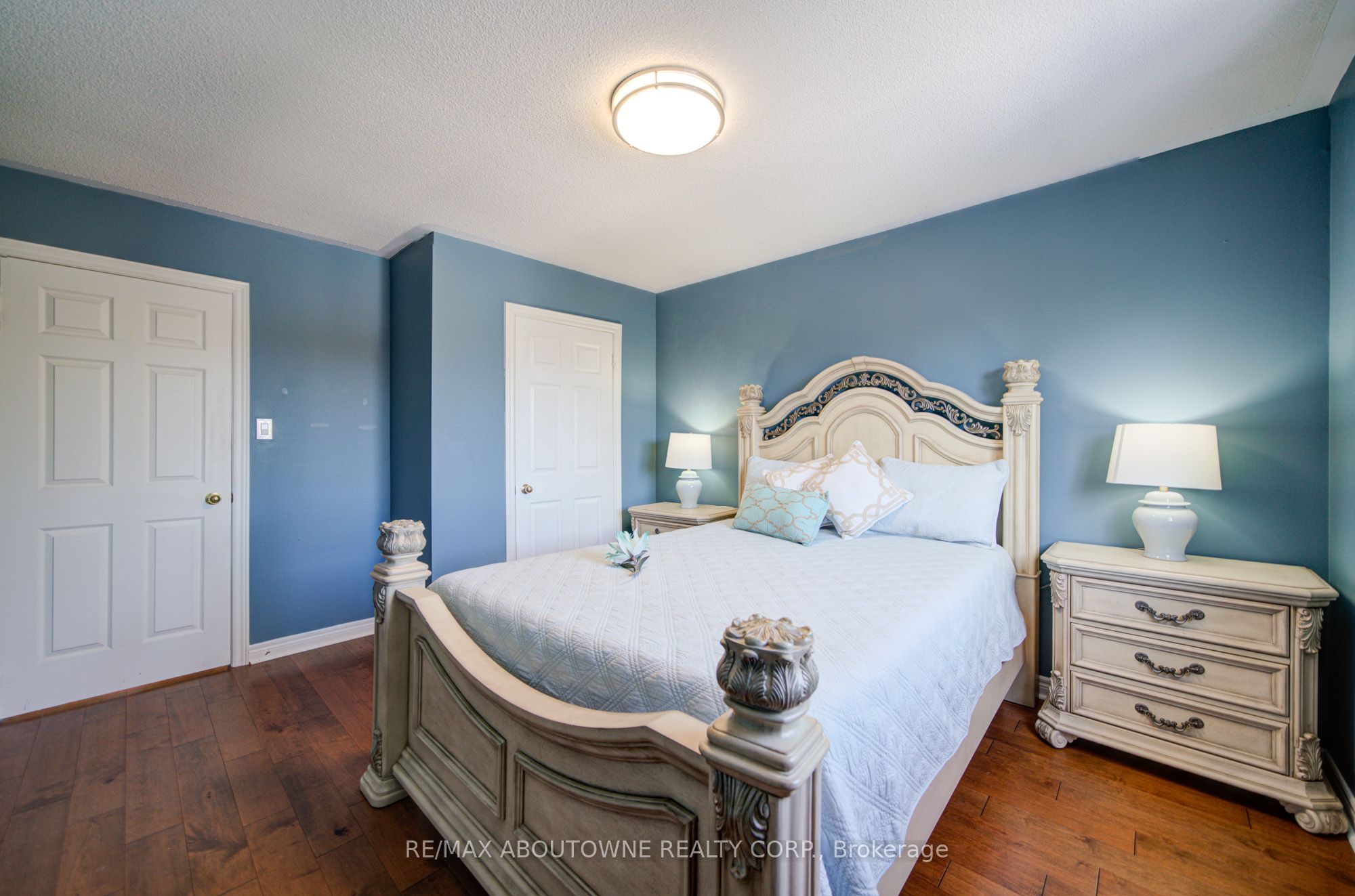 2193 Meadowland Drive, Oakville ‣ W12715816 2193 Meadowland Drive, Oakville ‣ W12715816