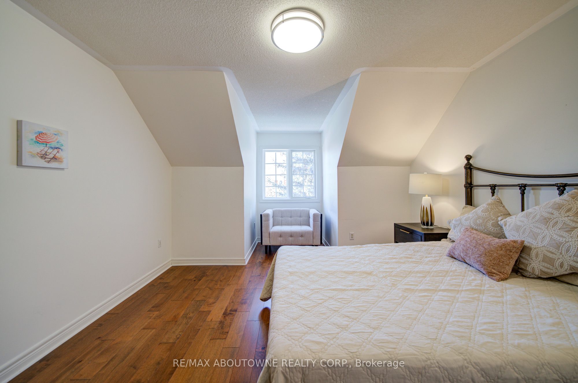 2193 Meadowland Drive, Oakville ‣ W12715816 2193 Meadowland Drive, Oakville ‣ W12715816