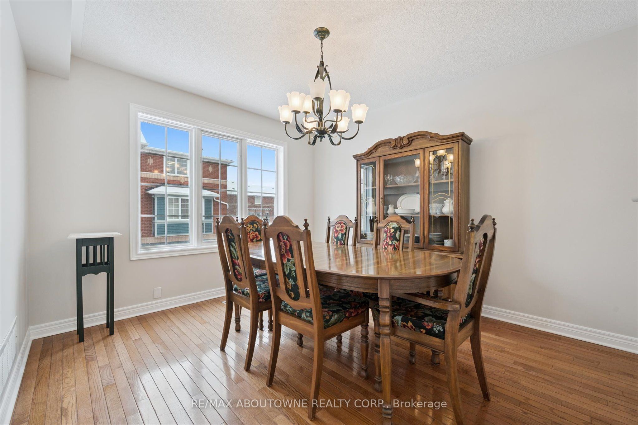 34 – 5031 East Mill Road, Mississauga ‣ W12720172 34 – 5031 East Mill Road, Mississauga ‣ W12720172