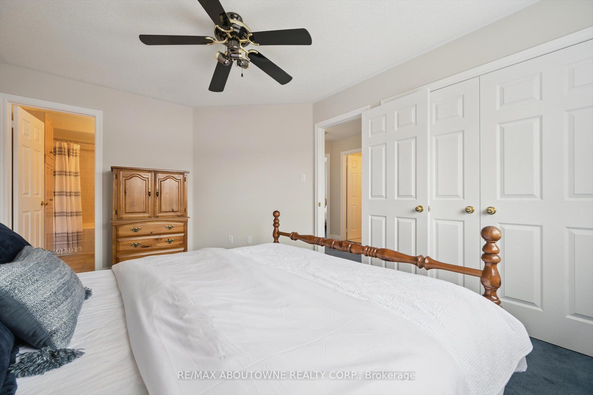 34 – 5031 East Mill Road, Mississauga ‣ W12720172 34 – 5031 East Mill Road, Mississauga ‣ W12720172