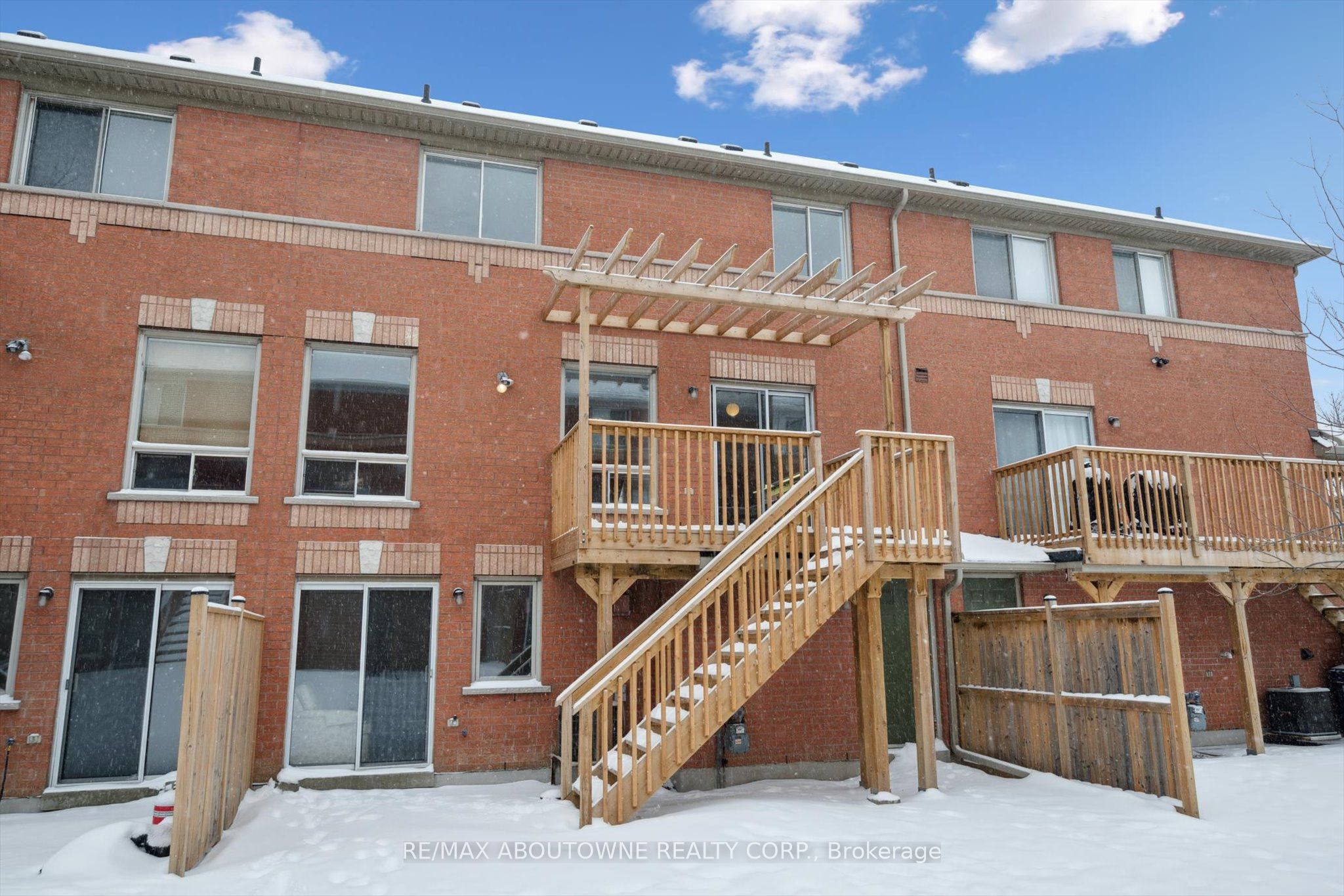 34 – 5031 East Mill Road, Mississauga ‣ W12720172 34 – 5031 East Mill Road, Mississauga ‣ W12720172