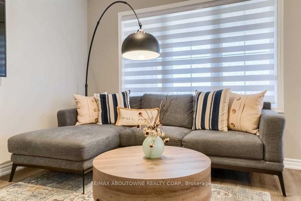 975 Whitlock Avenue, Milton ‣ W12722020 975 Whitlock Avenue, Milton ‣ W12722020