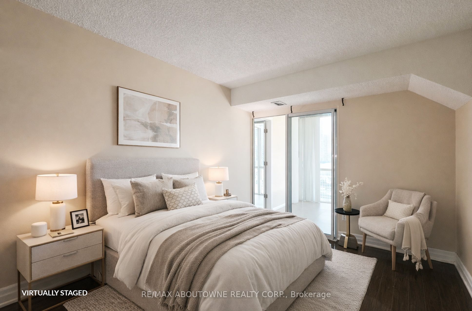 8 – 350 Webb Drive, Mississauga ‣ W12722412 8 – 350 Webb Drive, Mississauga ‣ W12722412