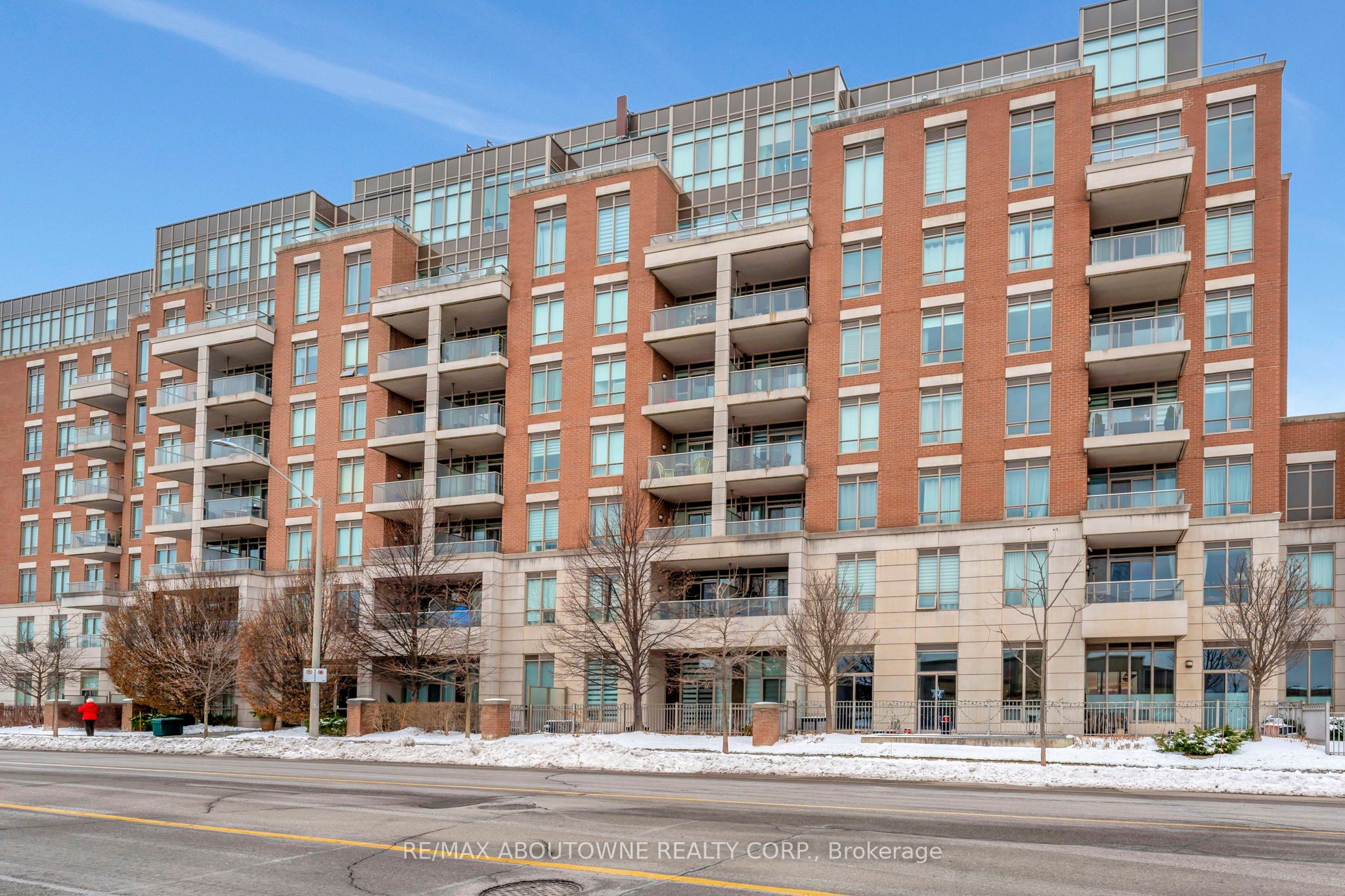 6 – 2470 Prince Michael Drive, Oakville