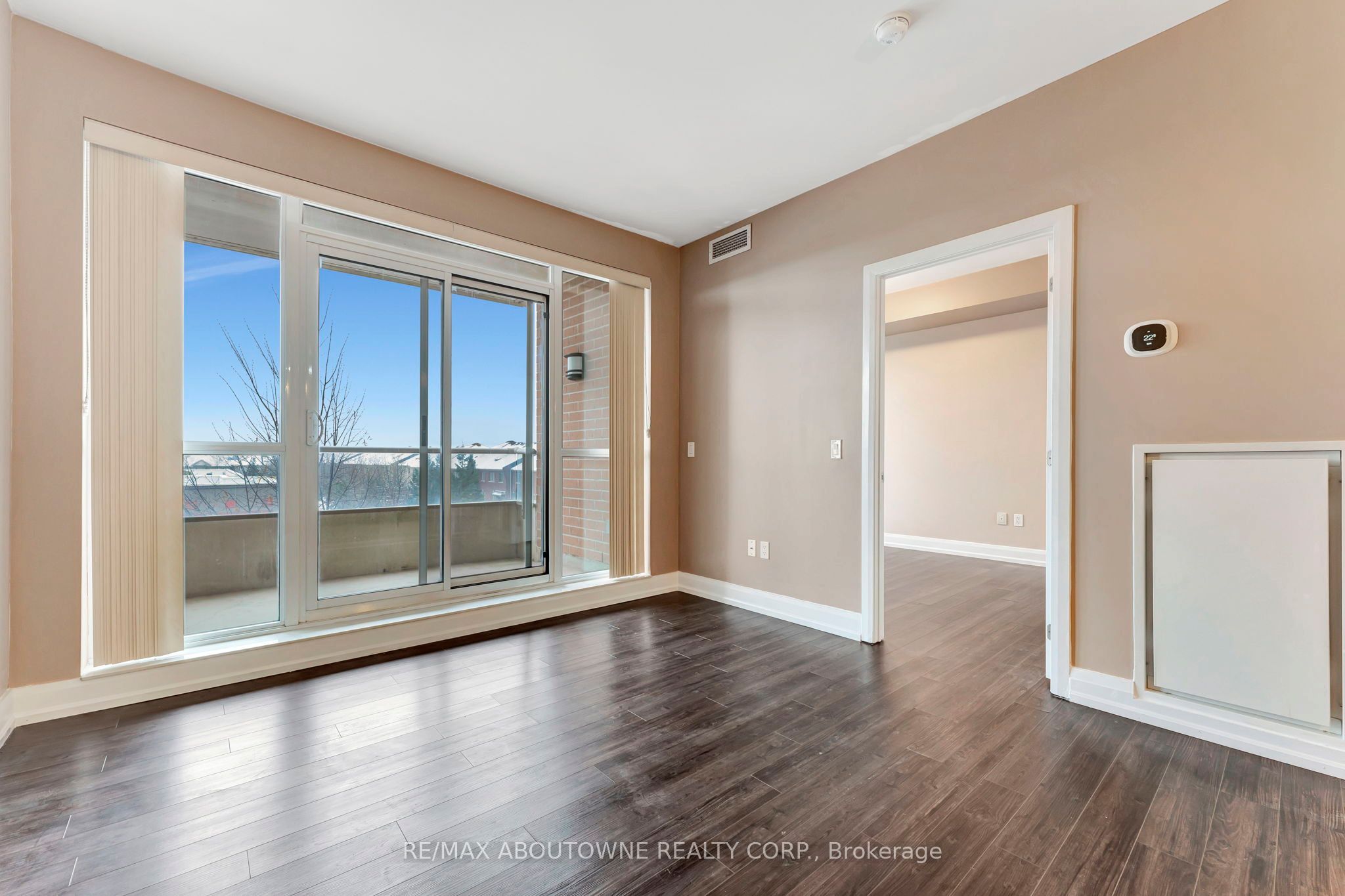 6 – 2470 Prince Michael Drive, Oakville ‣ W12731522 6 – 2470 Prince Michael Drive, Oakville ‣ W12731522