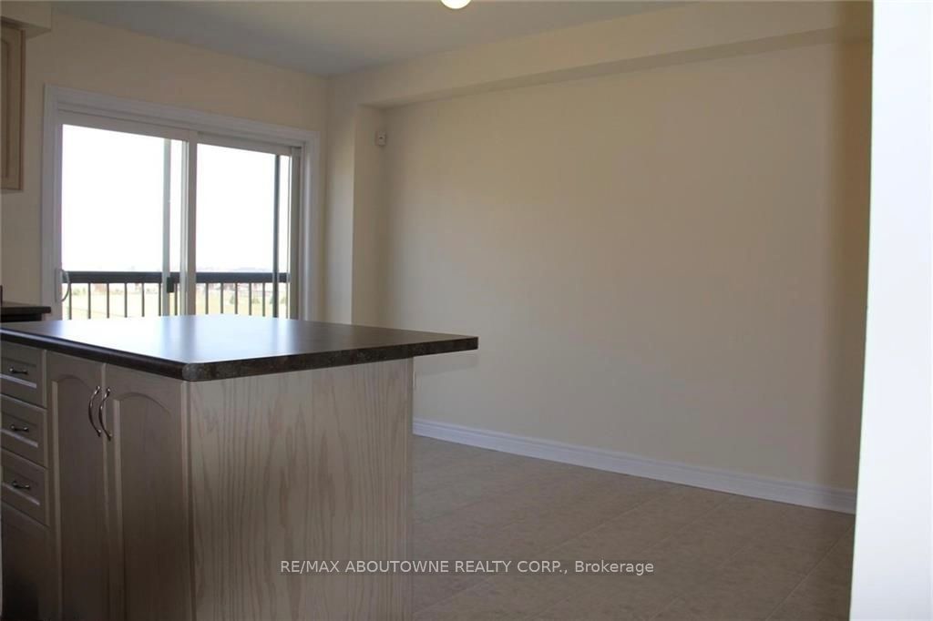 2178 Fiddlers Way, Oakville ‣ W12735334 2178 Fiddlers Way, Oakville ‣ W12735334