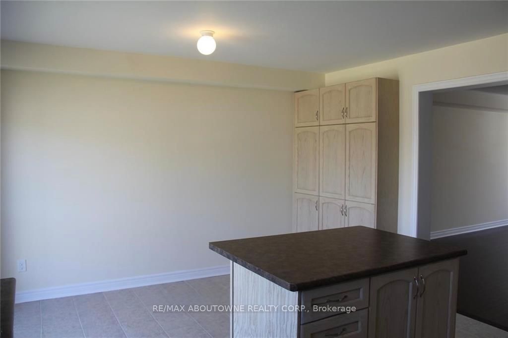 2178 Fiddlers Way, Oakville ‣ W12735334 2178 Fiddlers Way, Oakville ‣ W12735334