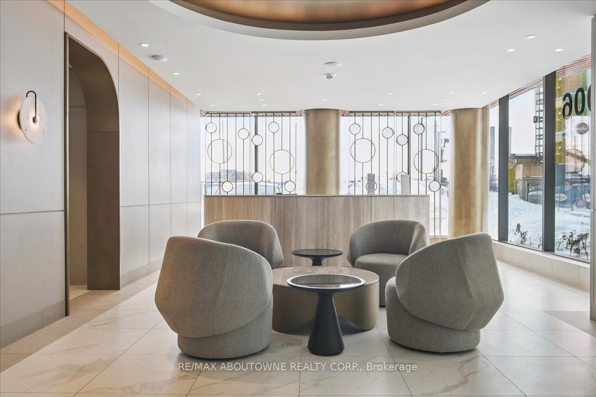 39 – 3006 William Cutmore Boulevard, Oakville ‣ W12749458 39 – 3006 William Cutmore Boulevard, Oakville ‣ W12749458