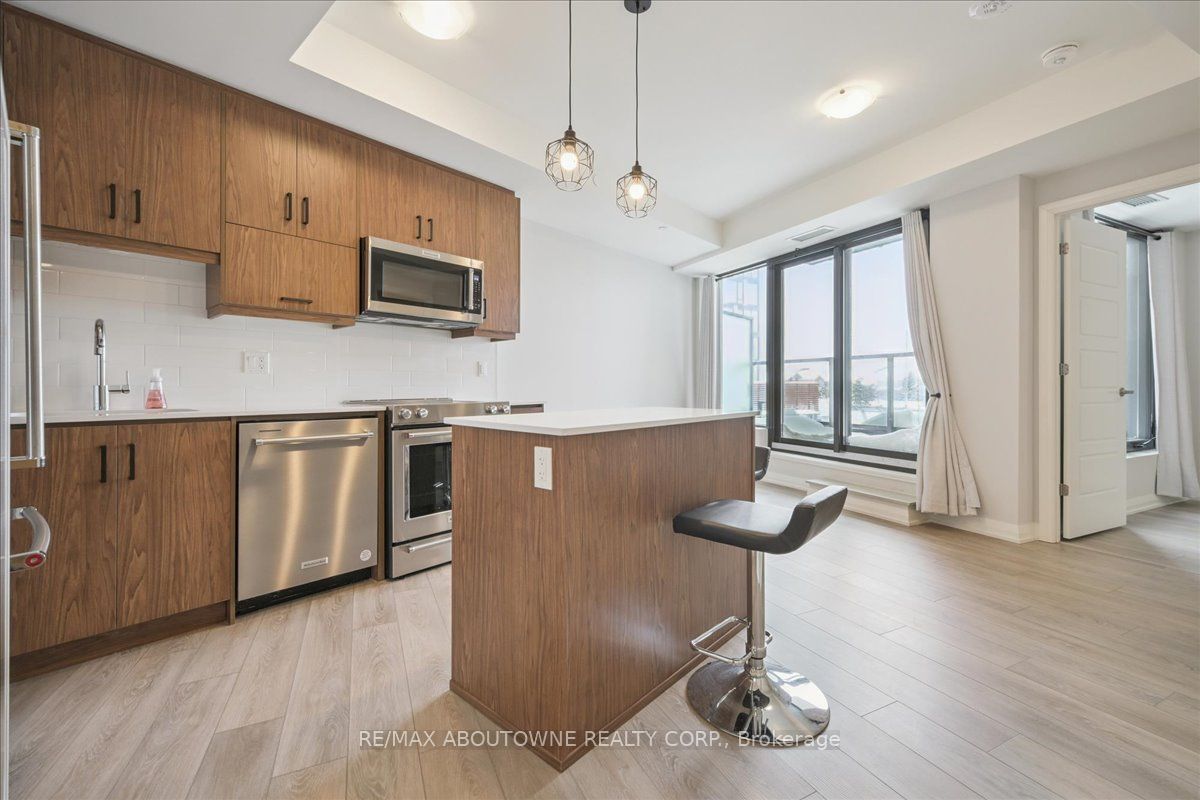 39 – 3006 William Cutmore Boulevard, Oakville ‣ W12749458 39 – 3006 William Cutmore Boulevard, Oakville ‣ W12749458