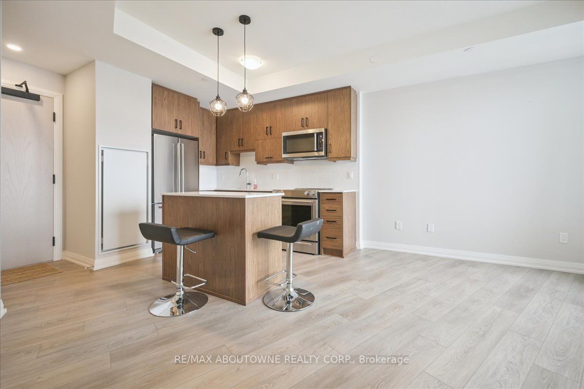 39 – 3006 William Cutmore Boulevard, Oakville ‣ W12749458 39 – 3006 William Cutmore Boulevard, Oakville ‣ W12749458