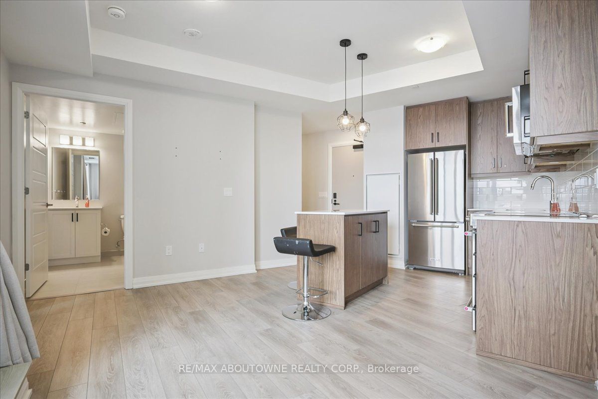 39 – 3006 William Cutmore Boulevard, Oakville ‣ W12749458 39 – 3006 William Cutmore Boulevard, Oakville ‣ W12749458