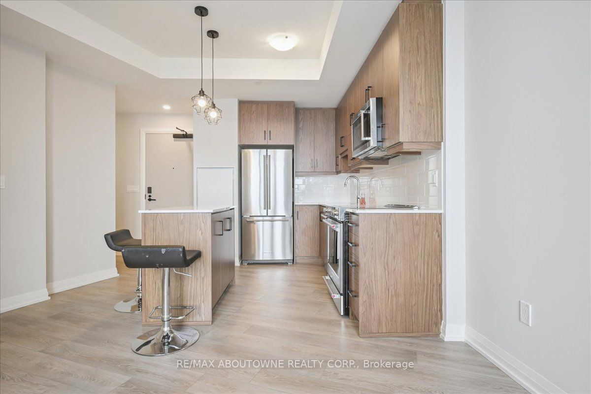 39 – 3006 William Cutmore Boulevard, Oakville ‣ W12749458 39 – 3006 William Cutmore Boulevard, Oakville ‣ W12749458