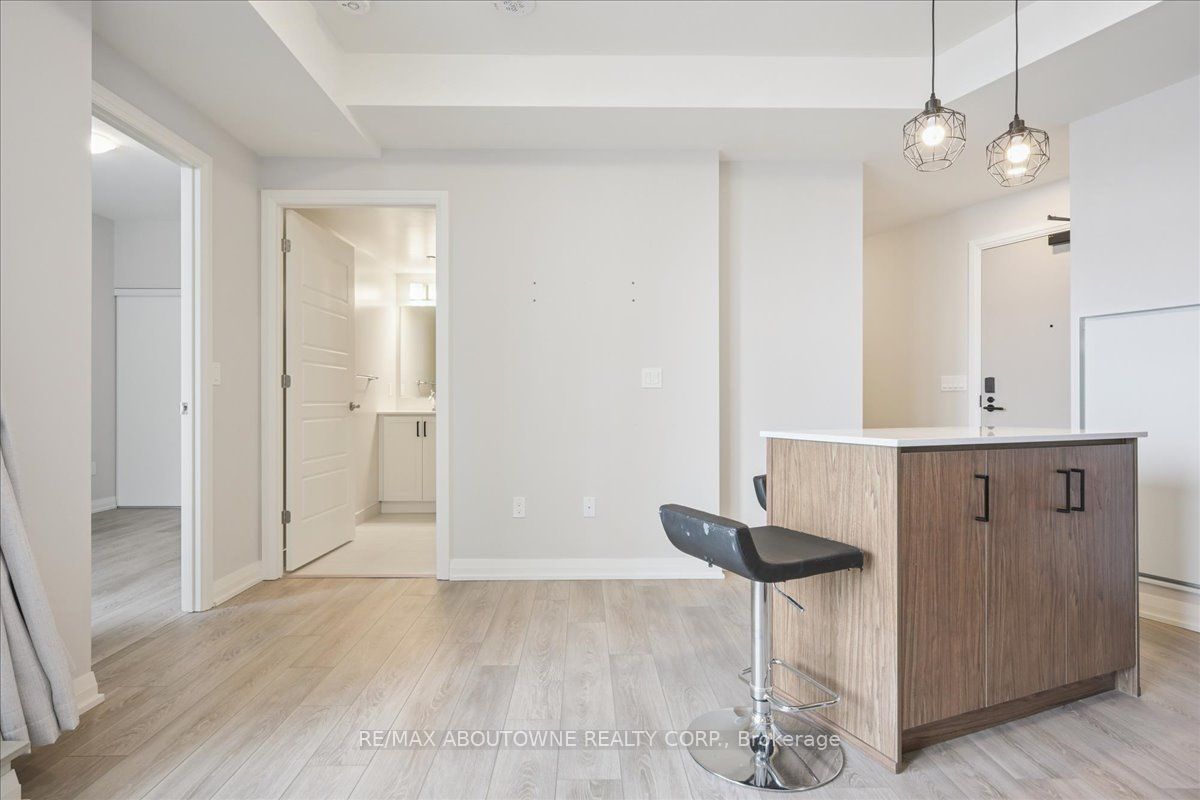 39 – 3006 William Cutmore Boulevard, Oakville ‣ W12749458 39 – 3006 William Cutmore Boulevard, Oakville ‣ W12749458