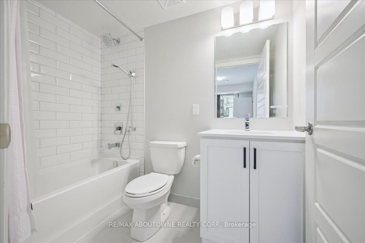 39 – 3006 William Cutmore Boulevard, Oakville ‣ W12749458 39 – 3006 William Cutmore Boulevard, Oakville ‣ W12749458