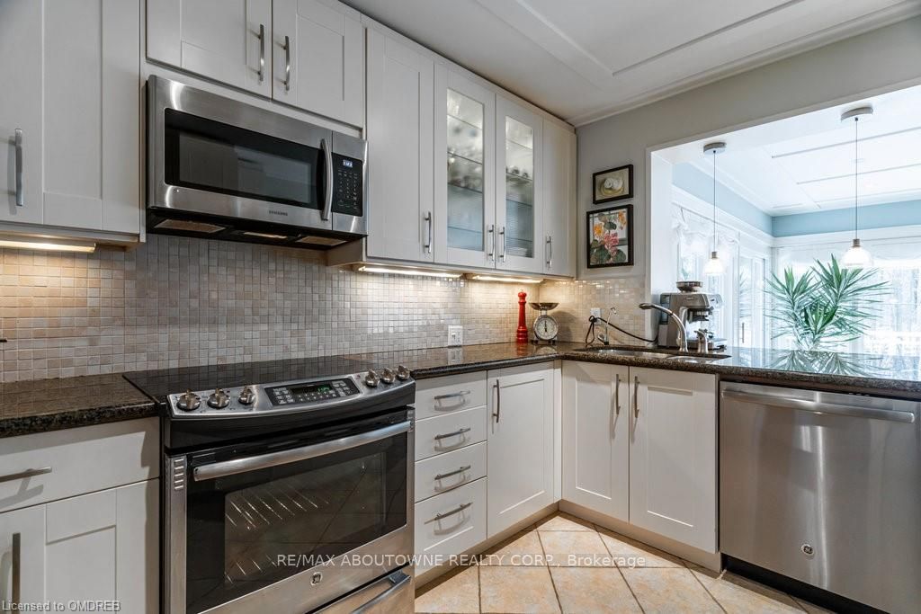 1306 Hixon Street, Oakville ‣ W12790254 1306 Hixon Street, Oakville ‣ W12790254