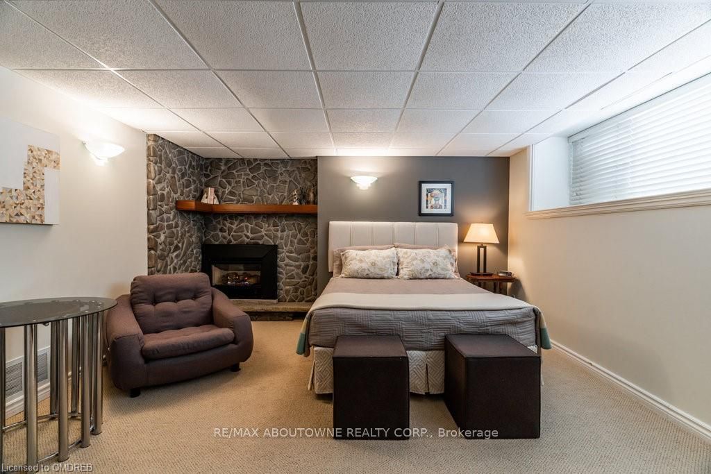 1306 Hixon Street, Oakville ‣ W12790254 1306 Hixon Street, Oakville ‣ W12790254