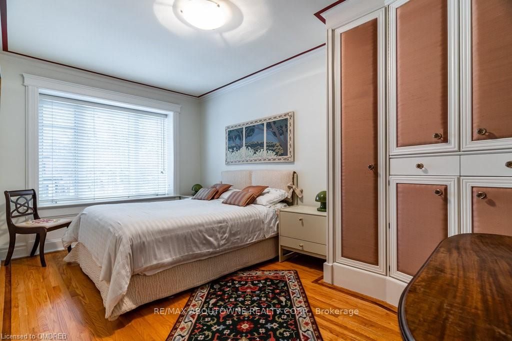 1306 Hixon Street, Oakville ‣ W12790254 1306 Hixon Street, Oakville ‣ W12790254