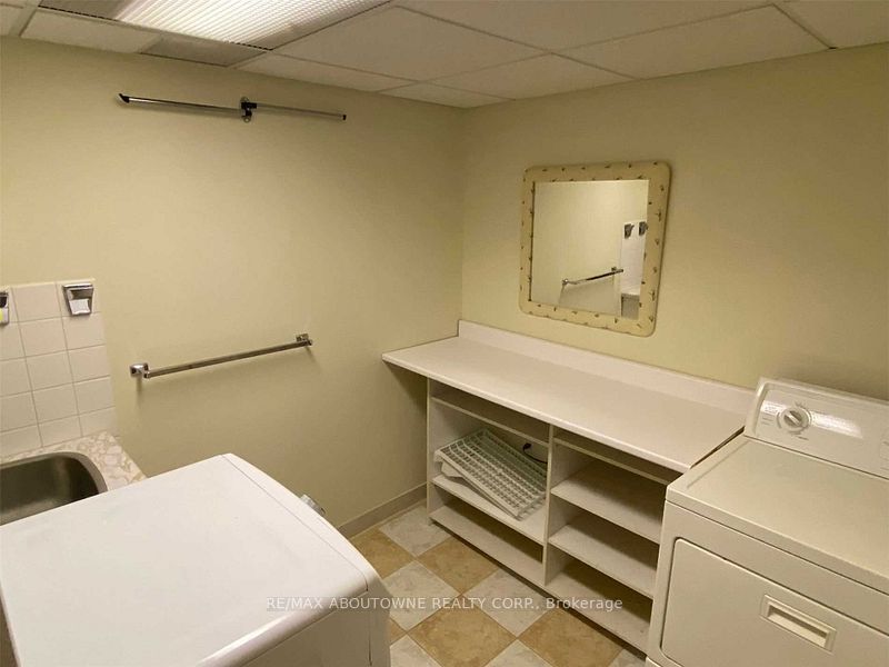 1306 Hixon Street, Oakville ‣ W12790254 1306 Hixon Street, Oakville ‣ W12790254