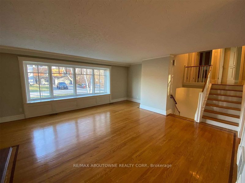 1306 Hixon Street, Oakville ‣ W12790254 1306 Hixon Street, Oakville ‣ W12790254