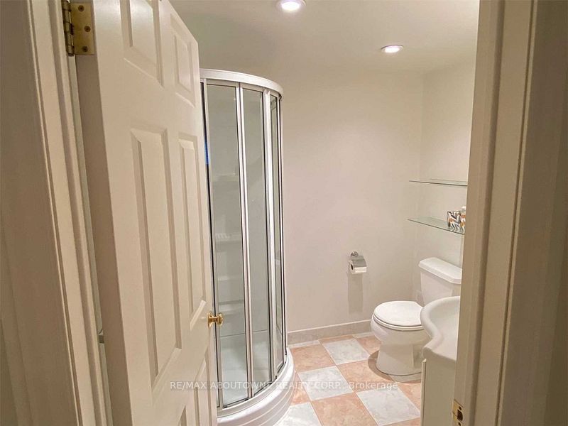 1306 Hixon Street, Oakville ‣ W12790254 1306 Hixon Street, Oakville ‣ W12790254