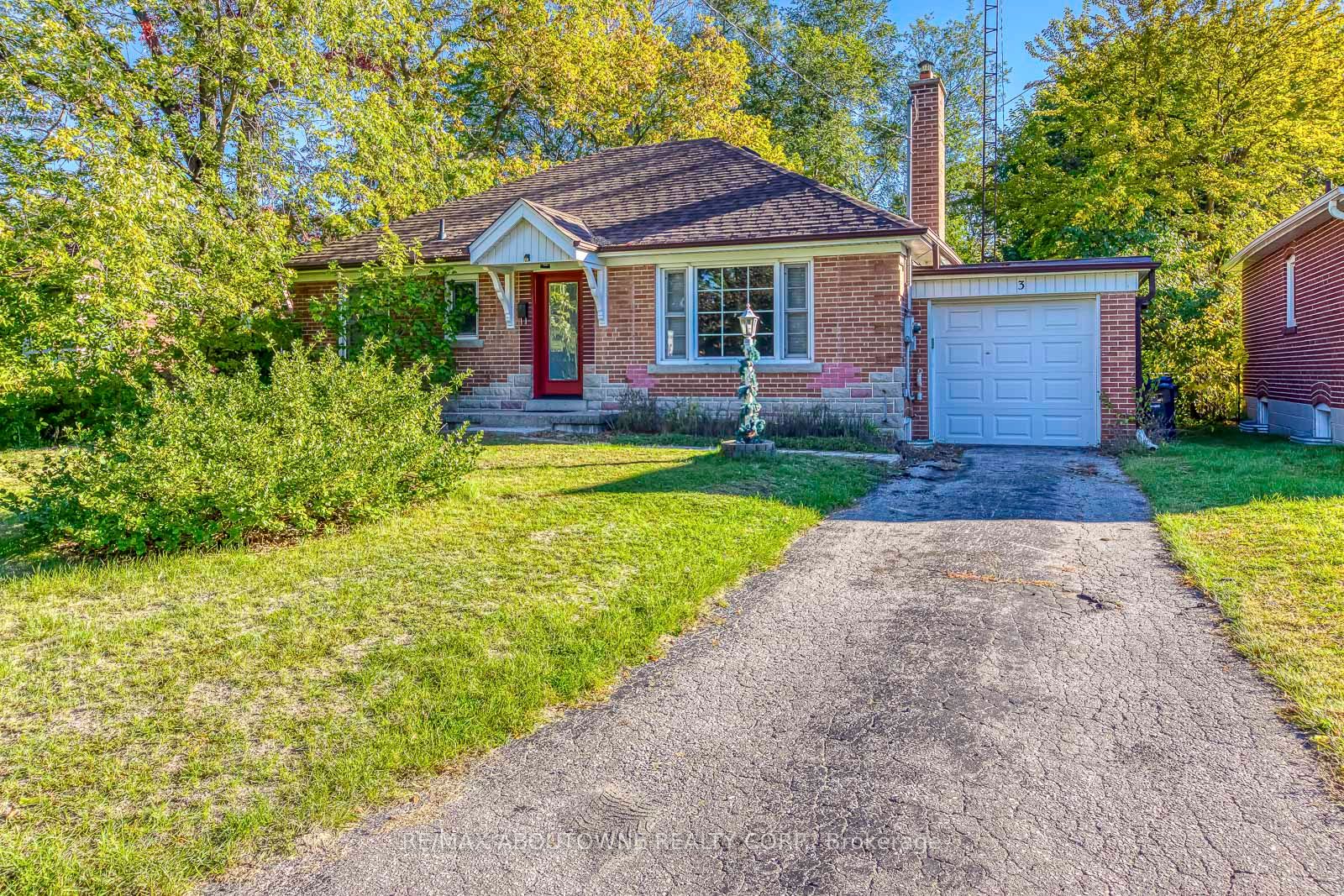 3 Glenn Murray Drive, Toronto W07 ‣ W12796760 3 Glenn Murray Drive, Toronto W07 ‣ W12796760