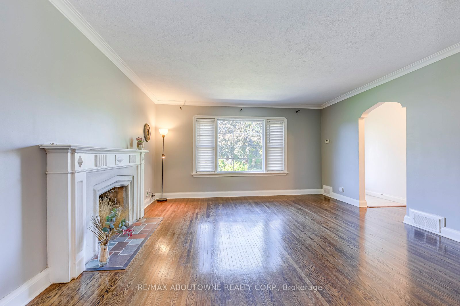 3 Glenn Murray Drive, Toronto W07 ‣ W12796760 3 Glenn Murray Drive, Toronto W07 ‣ W12796760