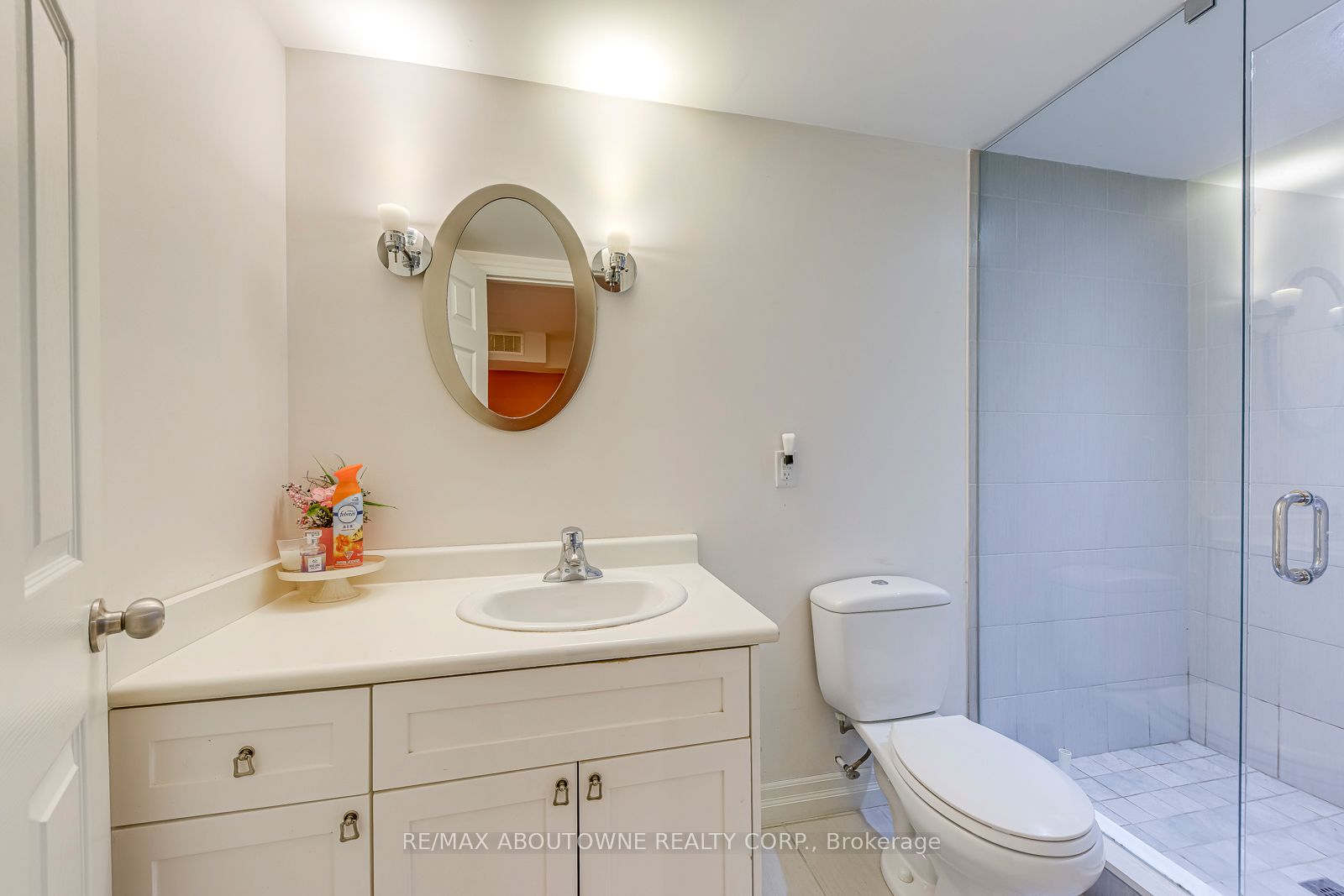 3 Glenn Murray Drive, Toronto W07 ‣ W12796760 3 Glenn Murray Drive, Toronto W07 ‣ W12796760