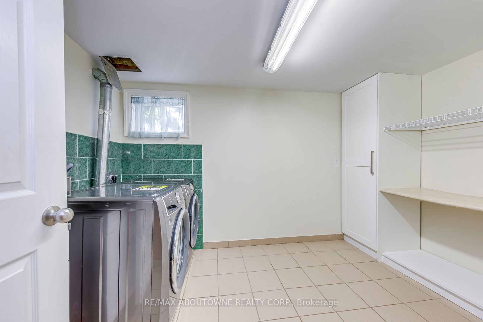 3 Glenn Murray Drive, Toronto W07 ‣ W12796760 3 Glenn Murray Drive, Toronto W07 ‣ W12796760