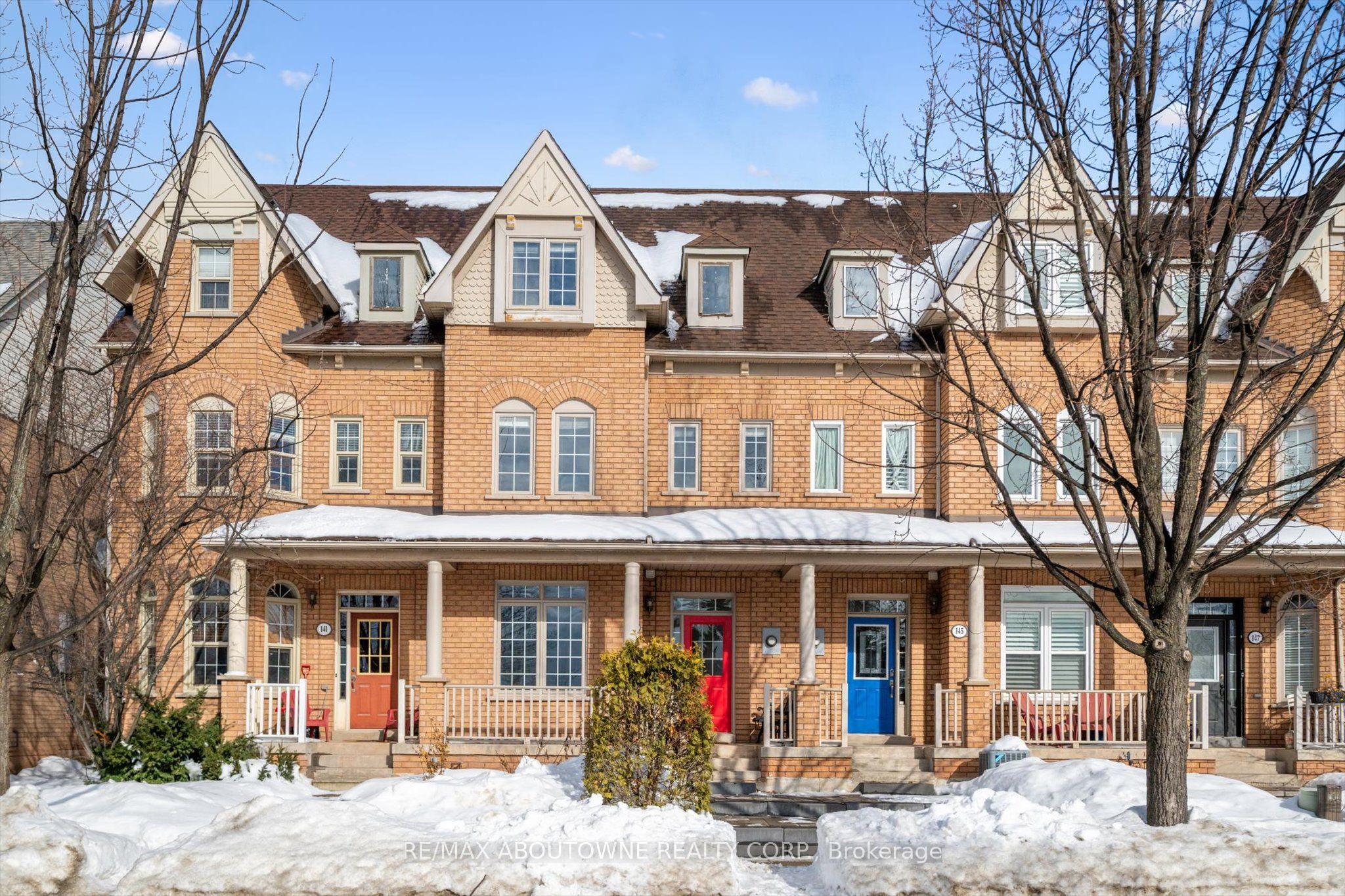 143 GLENASHTON Drive, Oakville ‣ W12801658 143 GLENASHTON Drive, Oakville ‣ W12801658