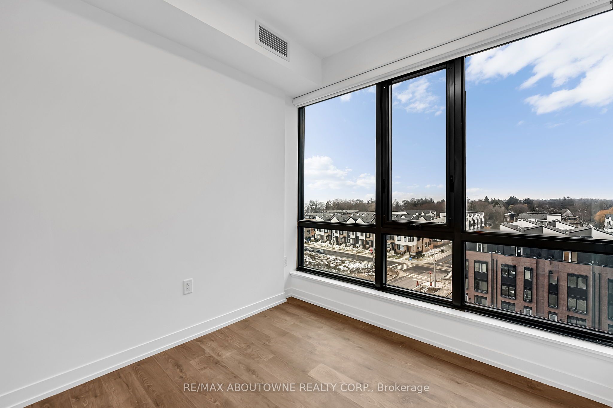 17 – 251 Masonry Way, Mississauga ‣ W12802984 17 – 251 Masonry Way, Mississauga ‣ W12802984