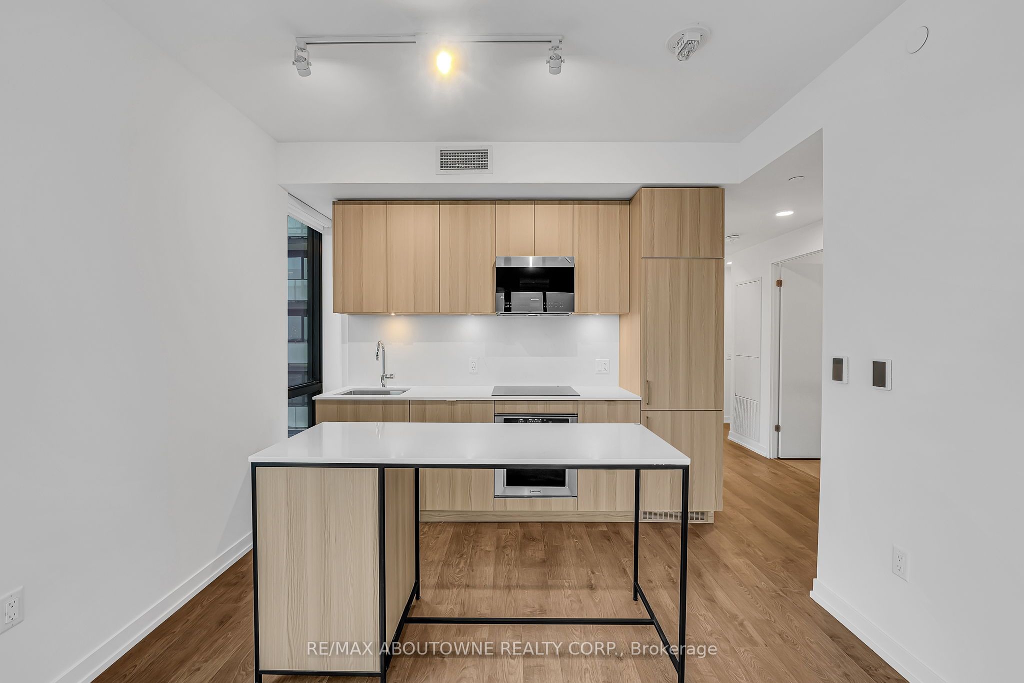 17 – 251 Masonry Way, Mississauga ‣ W12802984 17 – 251 Masonry Way, Mississauga ‣ W12802984