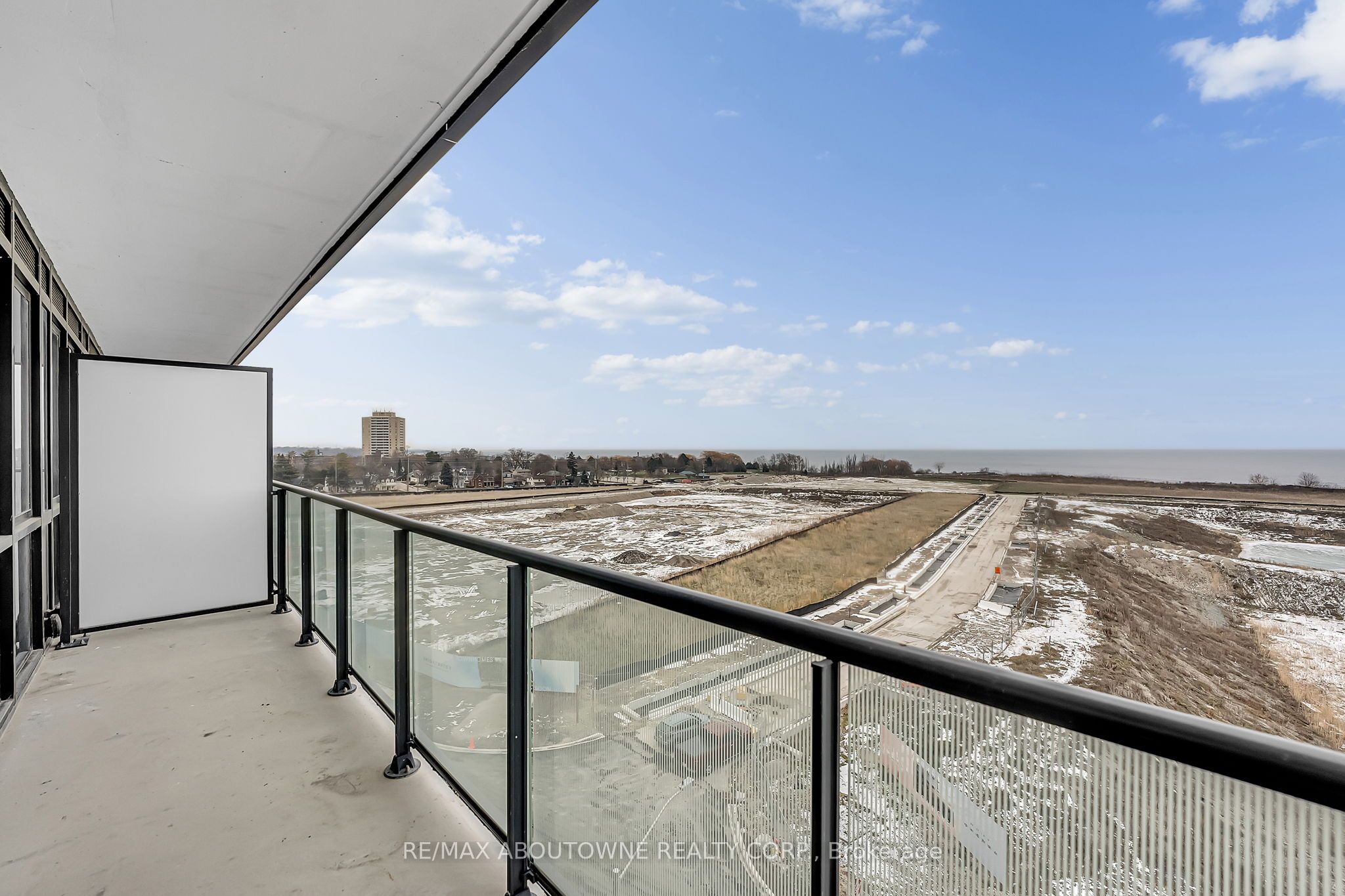 17 – 251 Masonry Way, Mississauga ‣ W12802984 17 – 251 Masonry Way, Mississauga ‣ W12802984