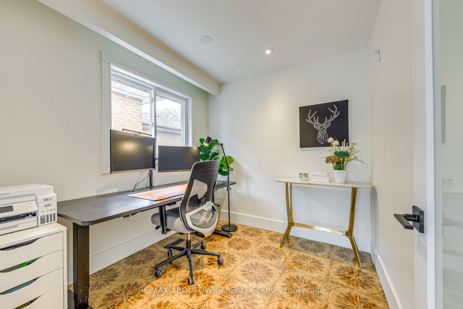 7 Ivybridge Drive, Toronto W08 ‣ W12805618 7 Ivybridge Drive, Toronto W08 ‣ W12805618