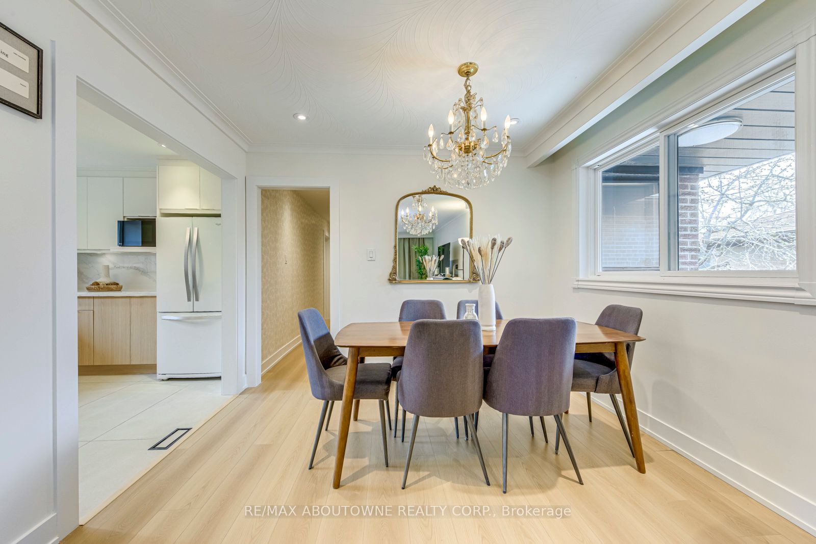 7 Ivybridge Drive, Toronto W08 ‣ W12805618 7 Ivybridge Drive, Toronto W08 ‣ W12805618