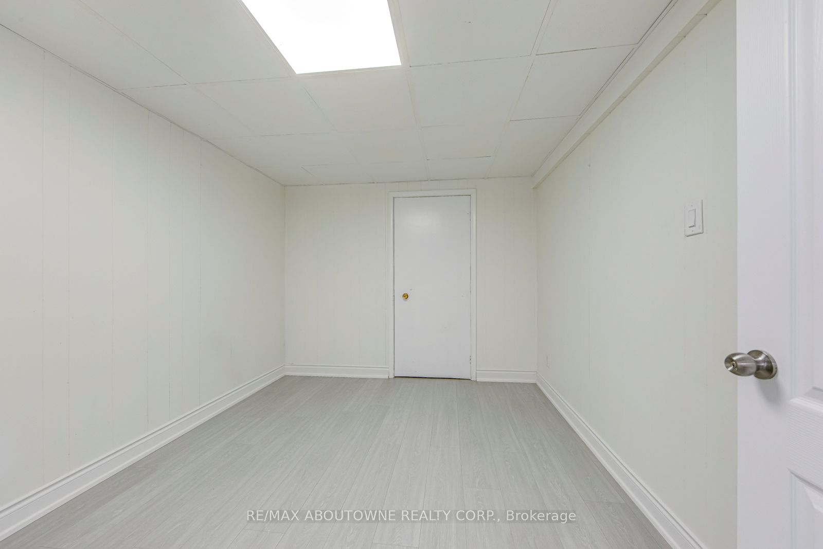 7 Ivybridge Drive, Toronto W08 ‣ W12805618 7 Ivybridge Drive, Toronto W08 ‣ W12805618