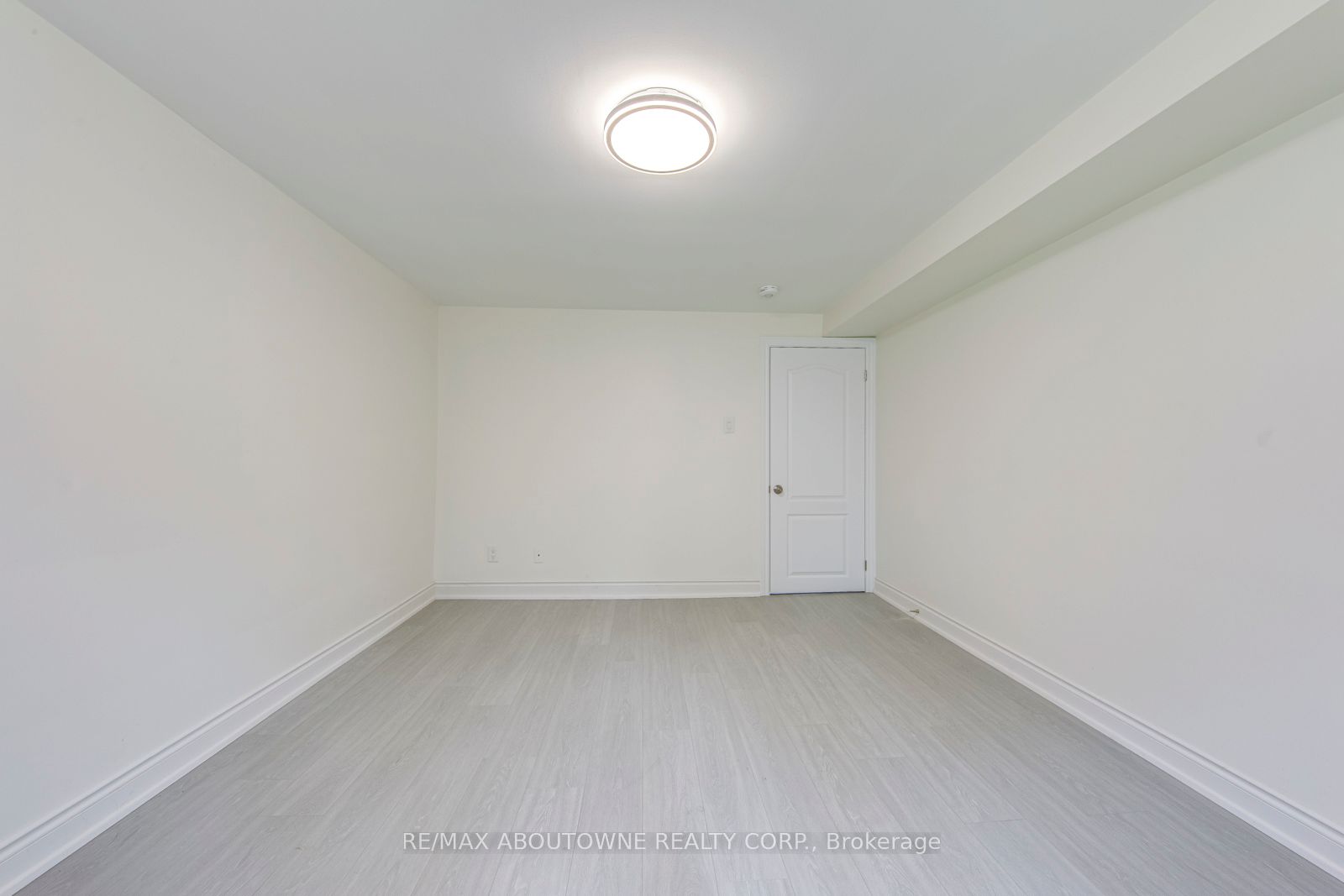 7 Ivybridge Drive, Toronto W08 ‣ W12805618 7 Ivybridge Drive, Toronto W08 ‣ W12805618