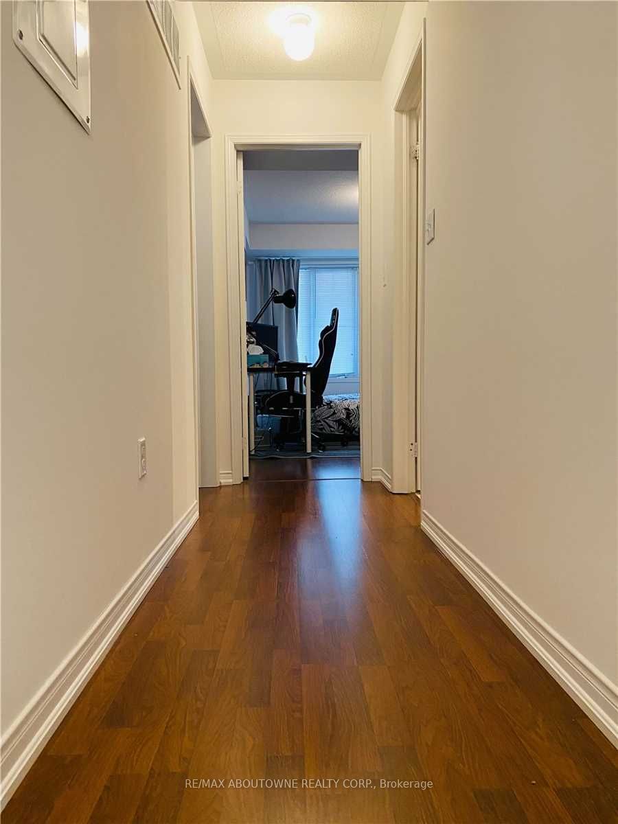 192 – 2492 Post Road, Oakville ‣ W12806206 192 – 2492 Post Road, Oakville ‣ W12806206