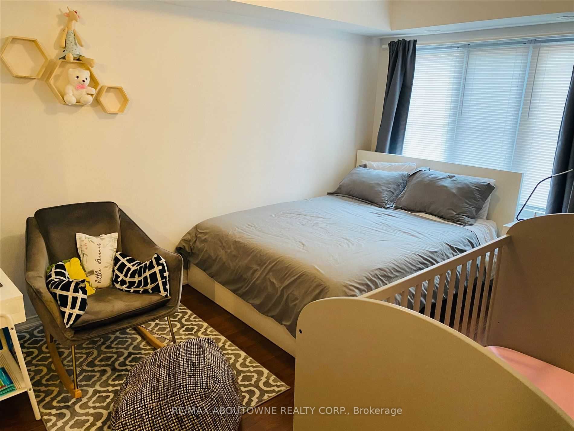 192 – 2492 Post Road, Oakville ‣ W12806206 192 – 2492 Post Road, Oakville ‣ W12806206