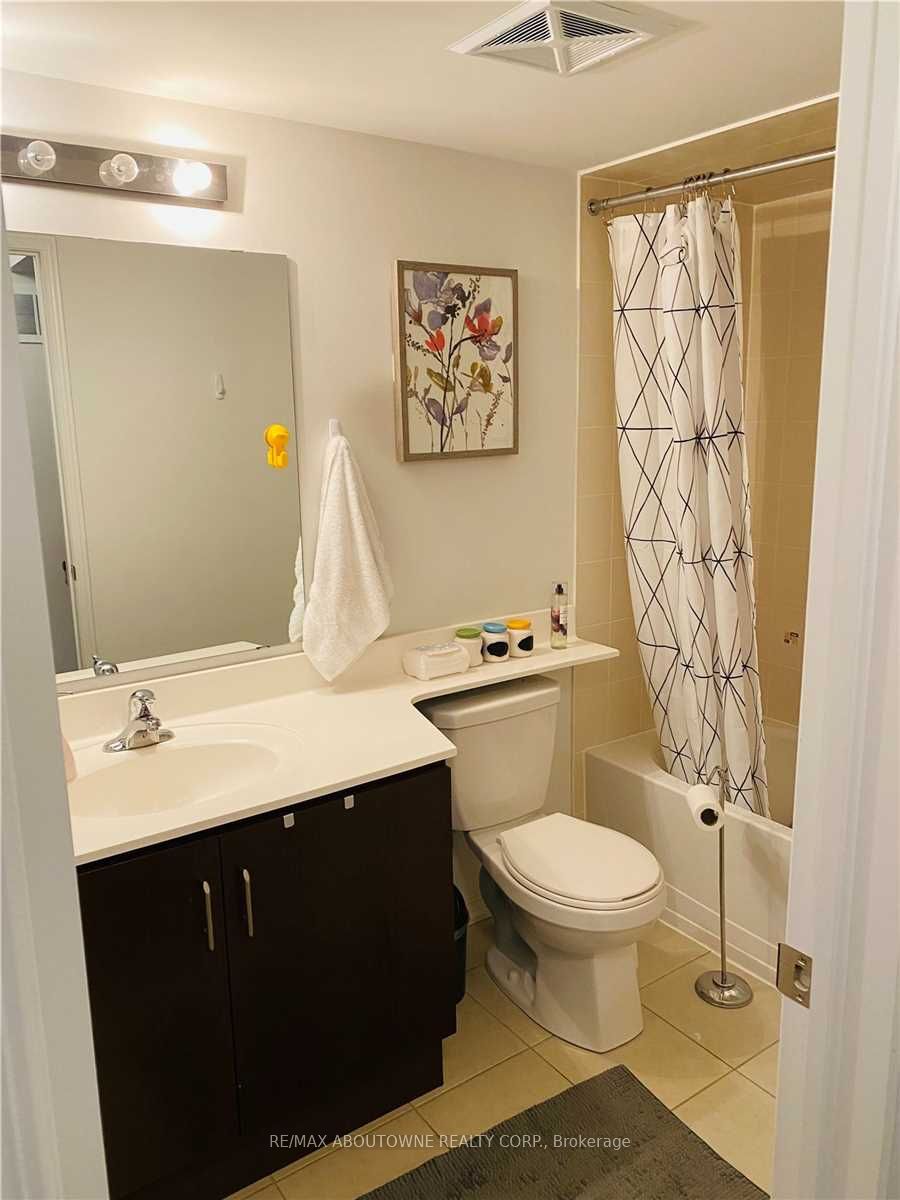 192 – 2492 Post Road, Oakville ‣ W12806206 192 – 2492 Post Road, Oakville ‣ W12806206