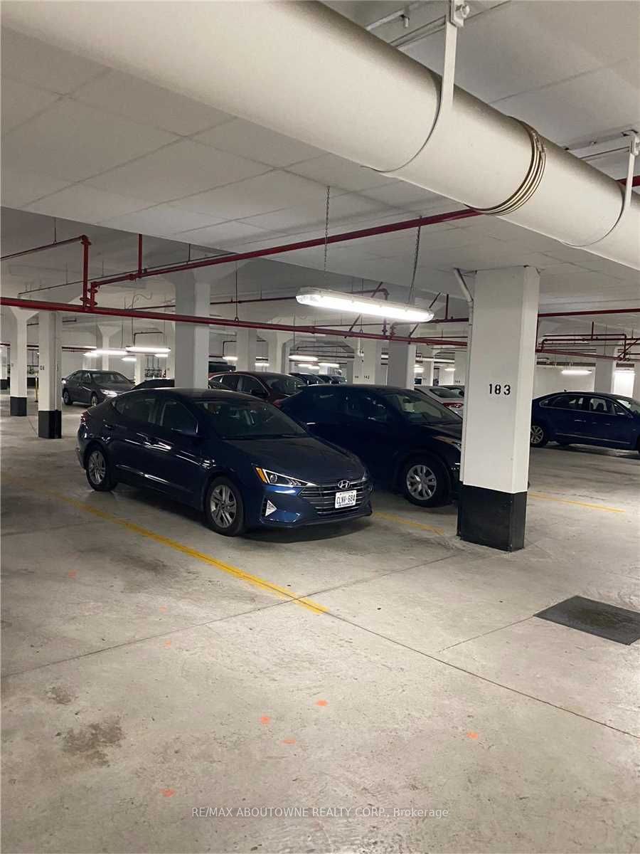 192 – 2492 Post Road, Oakville ‣ W12806206 192 – 2492 Post Road, Oakville ‣ W12806206