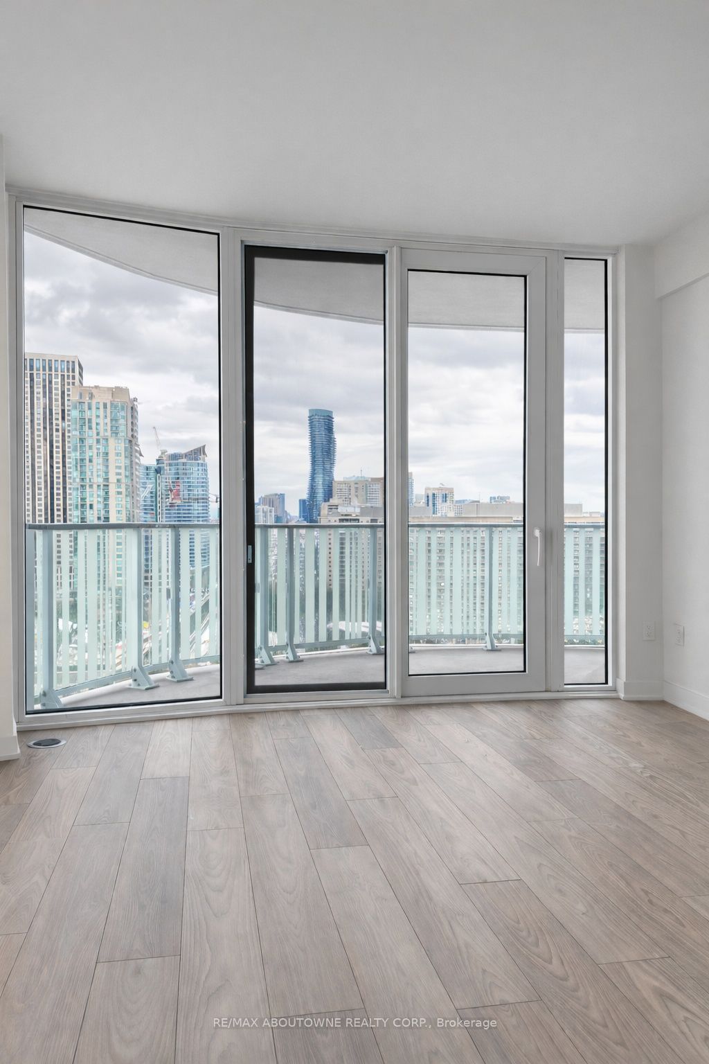 9 – 1 Fairview Road, Mississauga