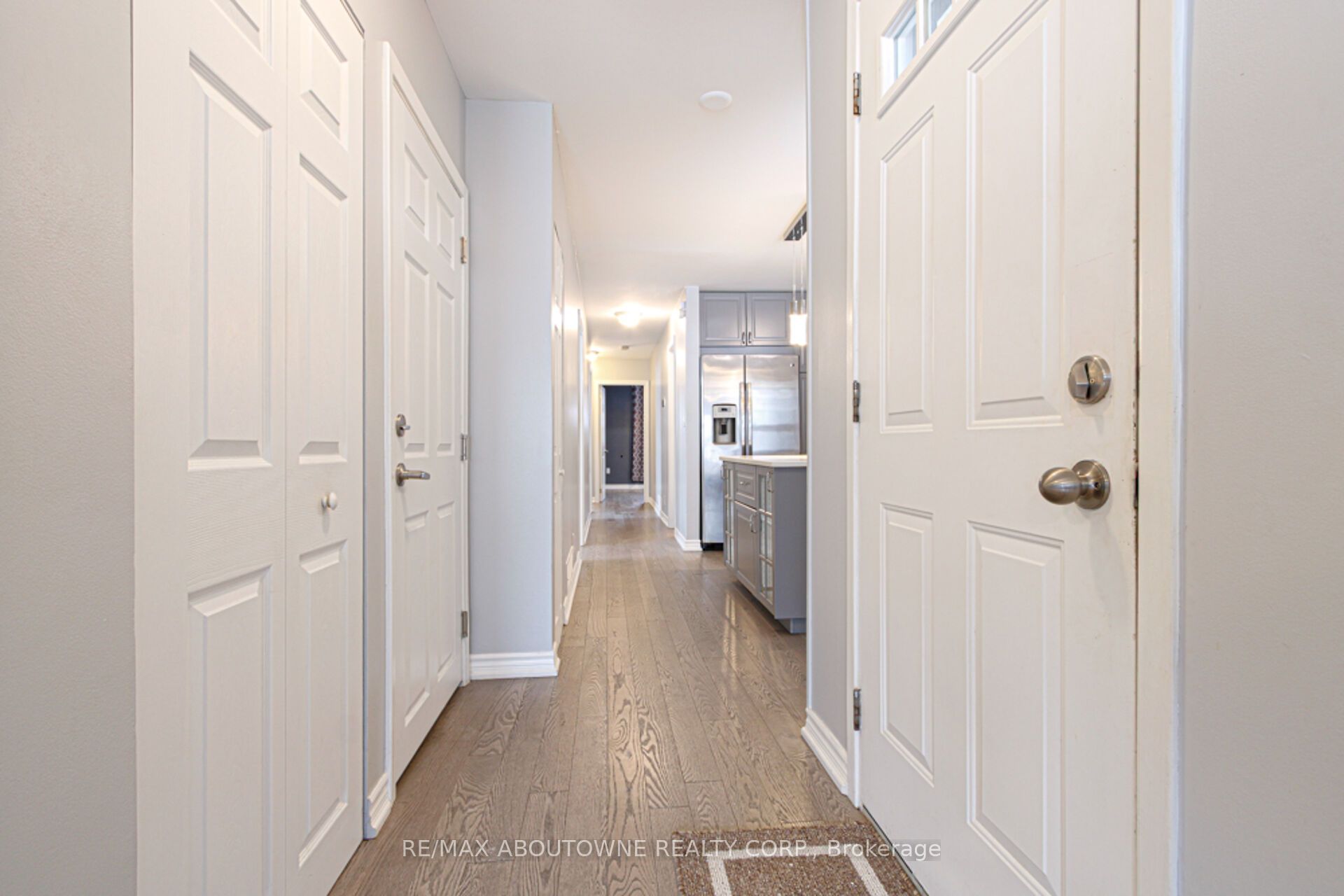 1601 Sandgate Crescent, Mississauga ‣ W12809628 1601 Sandgate Crescent, Mississauga ‣ W12809628