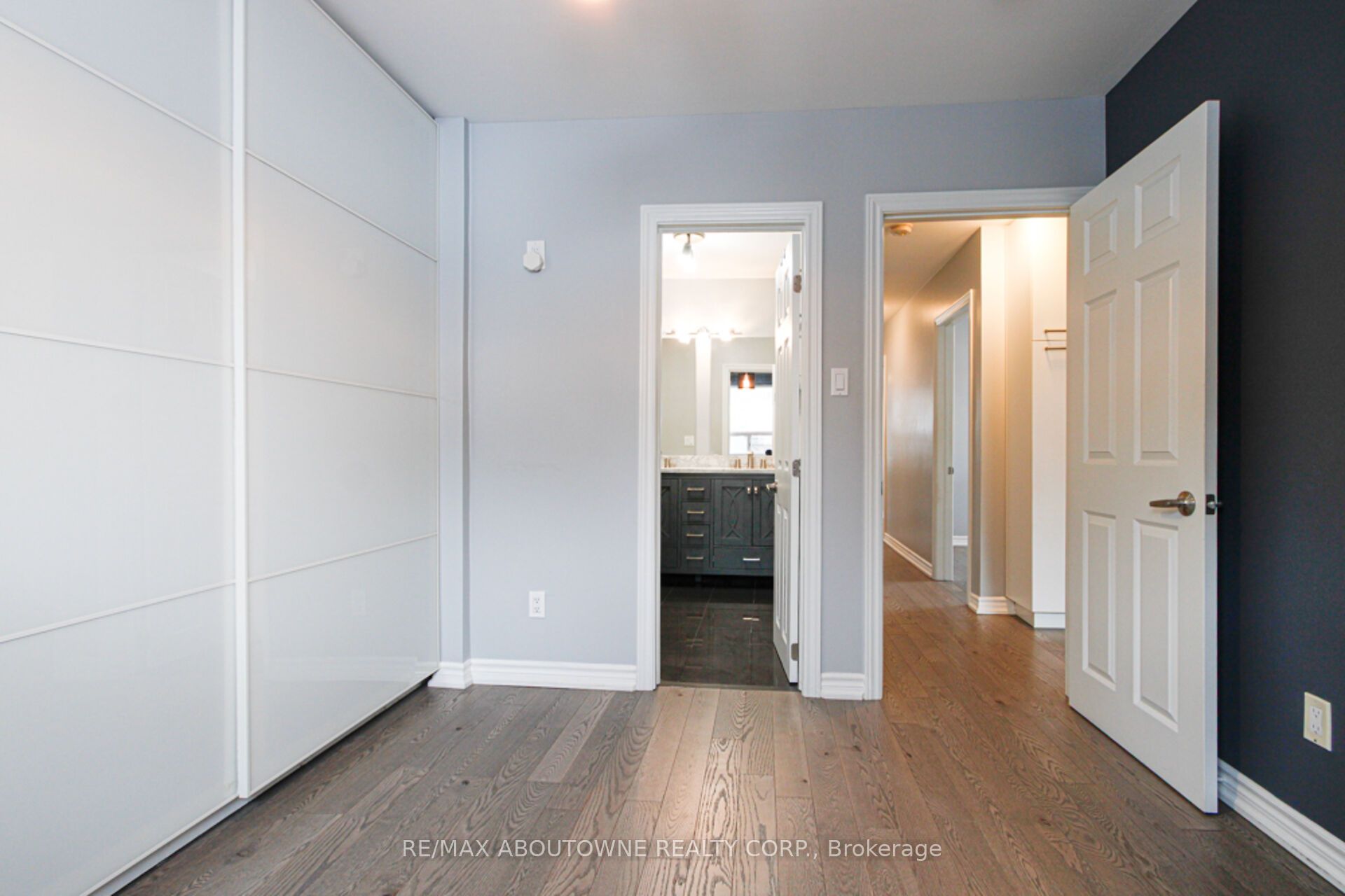 1601 Sandgate Crescent, Mississauga ‣ W12809628 1601 Sandgate Crescent, Mississauga ‣ W12809628