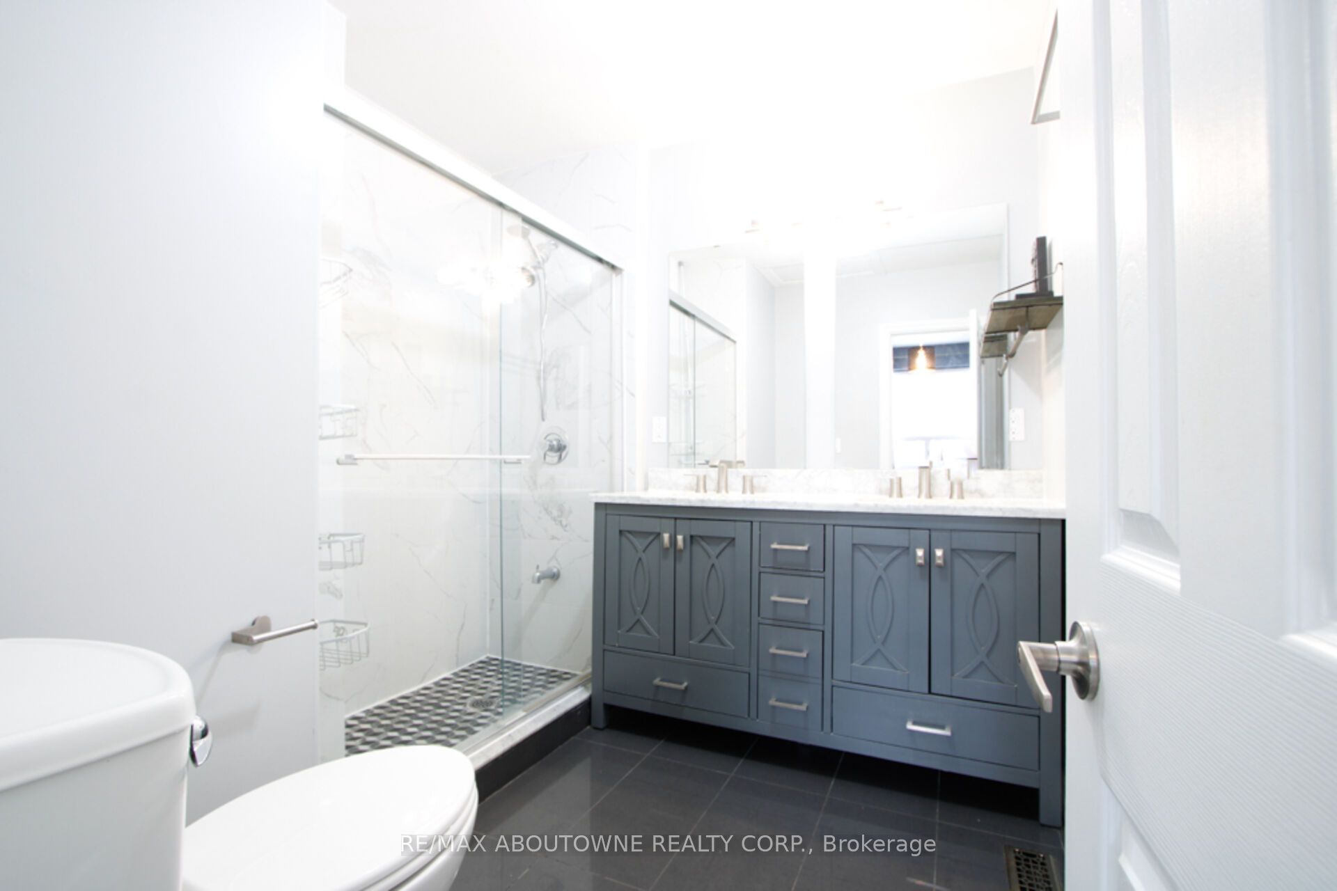 1601 Sandgate Crescent, Mississauga ‣ W12809628 1601 Sandgate Crescent, Mississauga ‣ W12809628