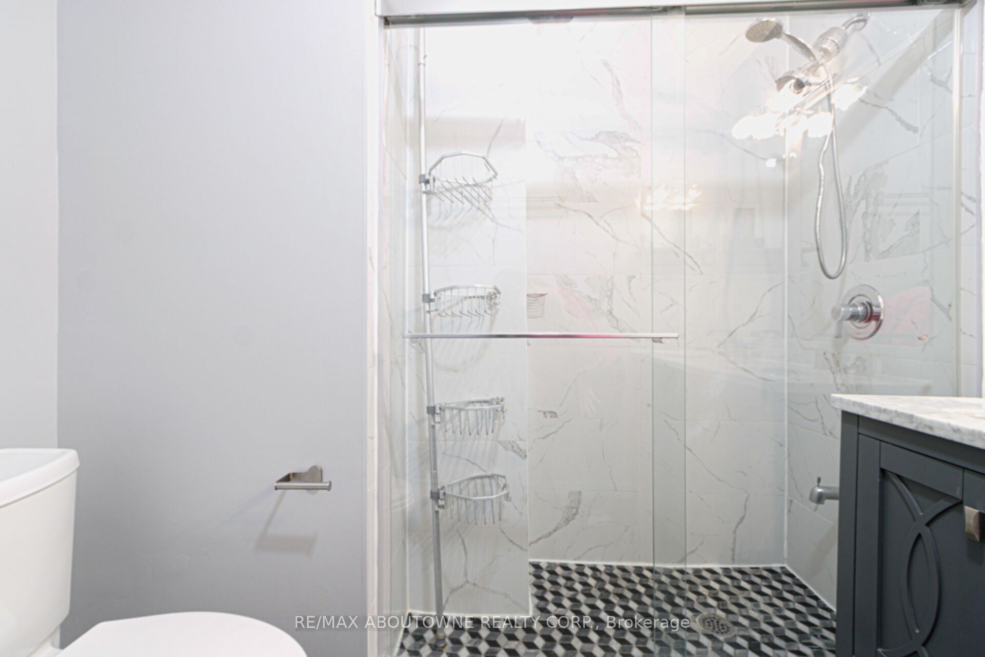 1601 Sandgate Crescent, Mississauga ‣ W12809628 1601 Sandgate Crescent, Mississauga ‣ W12809628