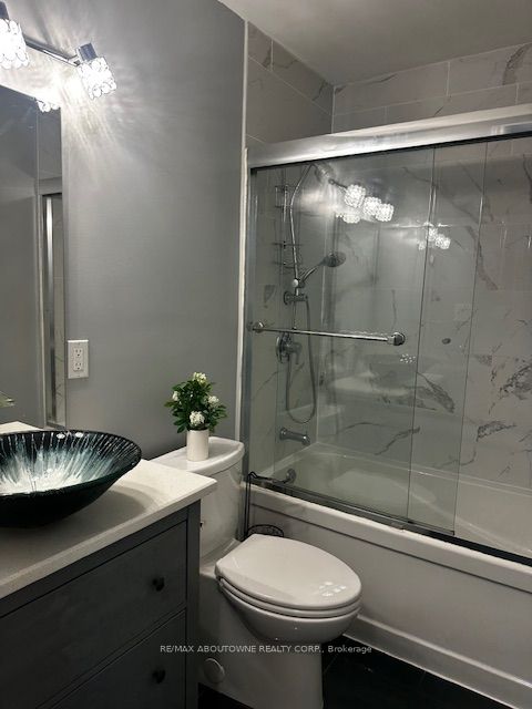 1601 Sandgate Crescent, Mississauga ‣ W12809628 1601 Sandgate Crescent, Mississauga ‣ W12809628