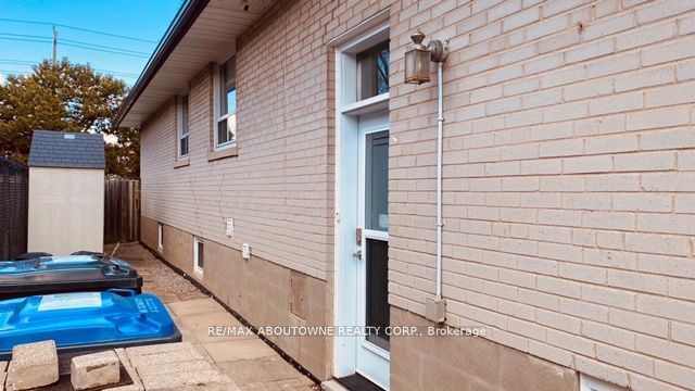 1601 Sandgate Crescent, Mississauga ‣ W12809628 1601 Sandgate Crescent, Mississauga ‣ W12809628