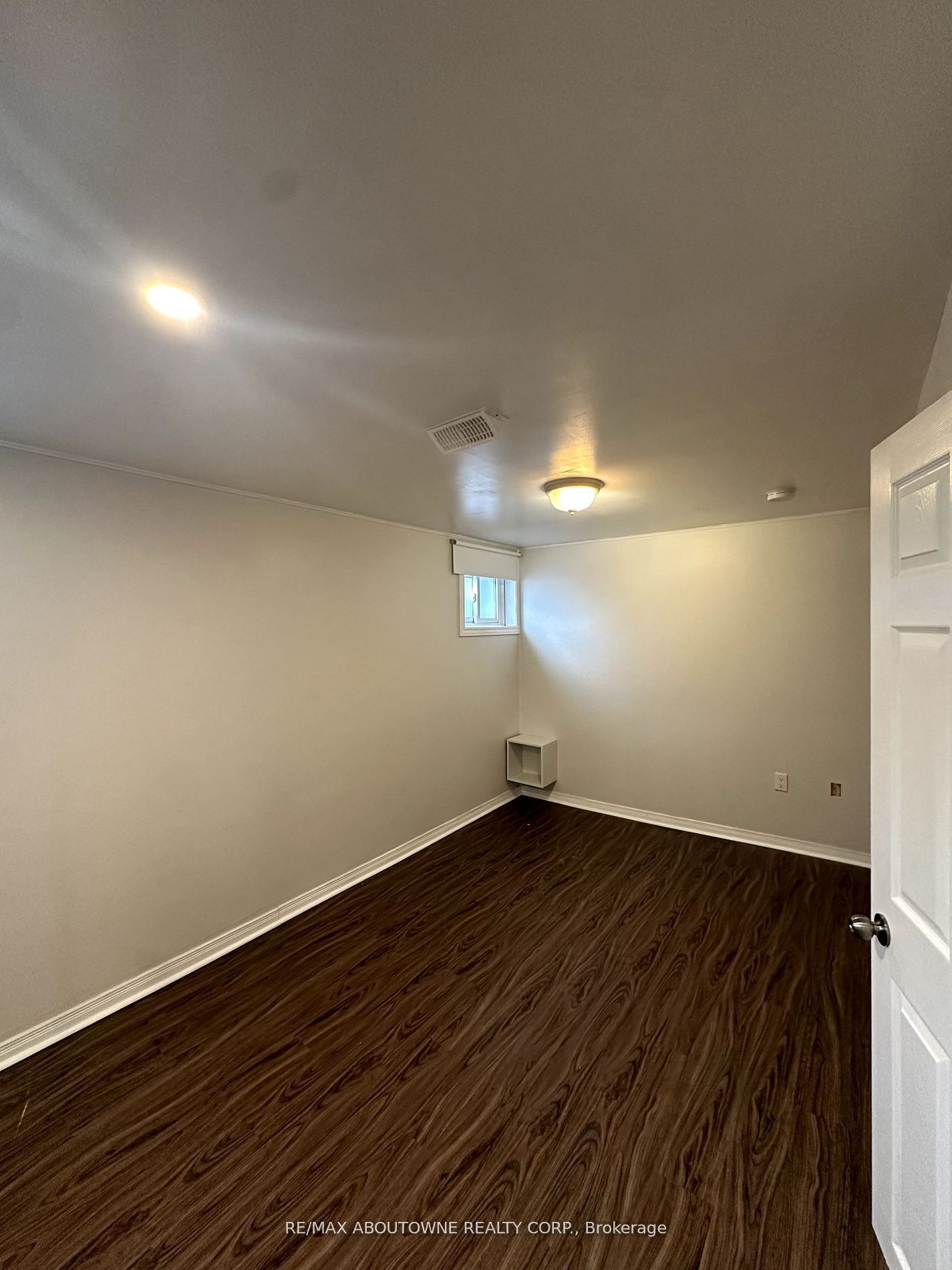 1601 Sandgate Crescent, Mississauga ‣ W12809628 1601 Sandgate Crescent, Mississauga ‣ W12809628